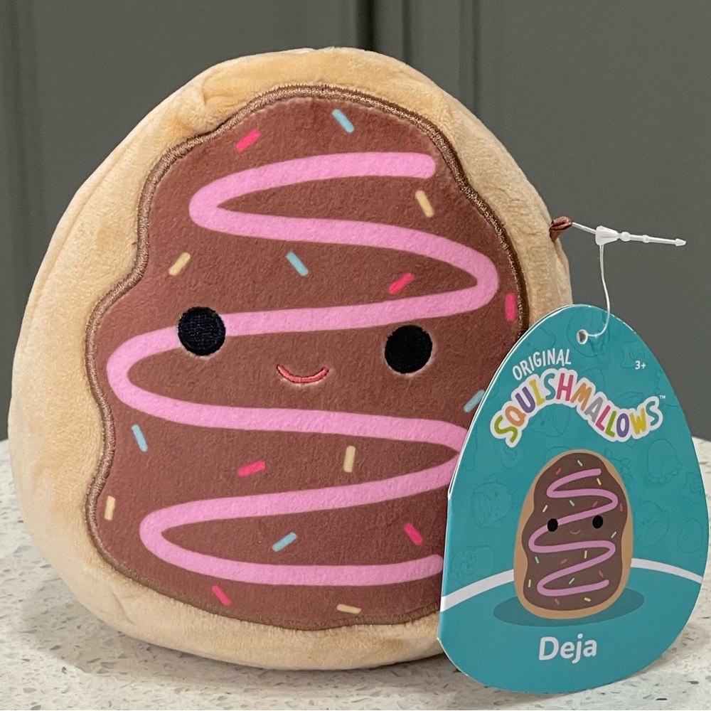 NWT Squishmallows  Deja donut